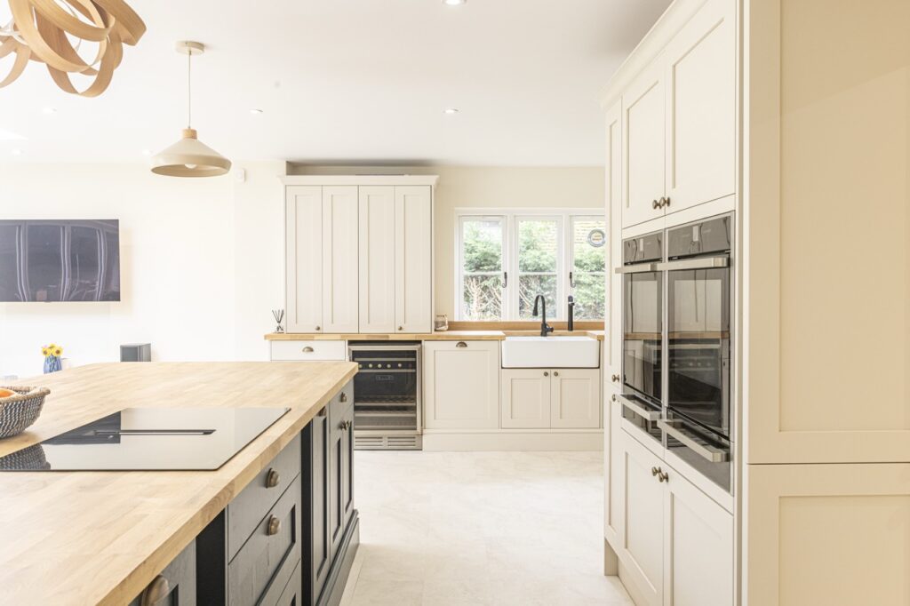 cream shaker kitchen extension
