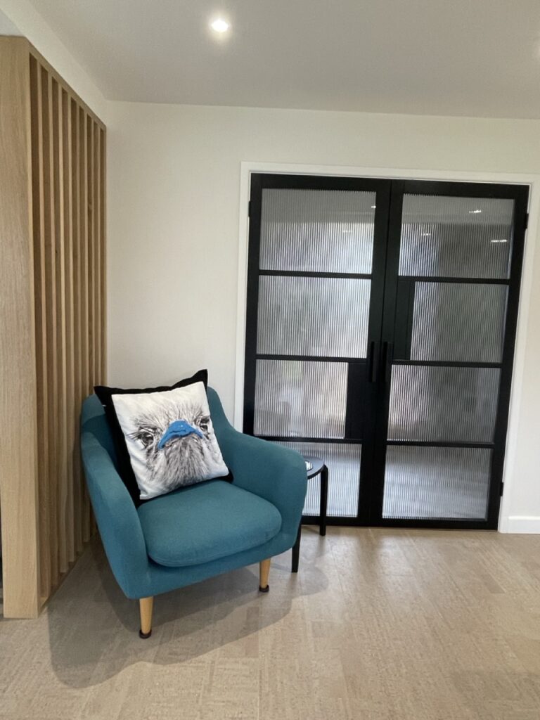 extension with room separators