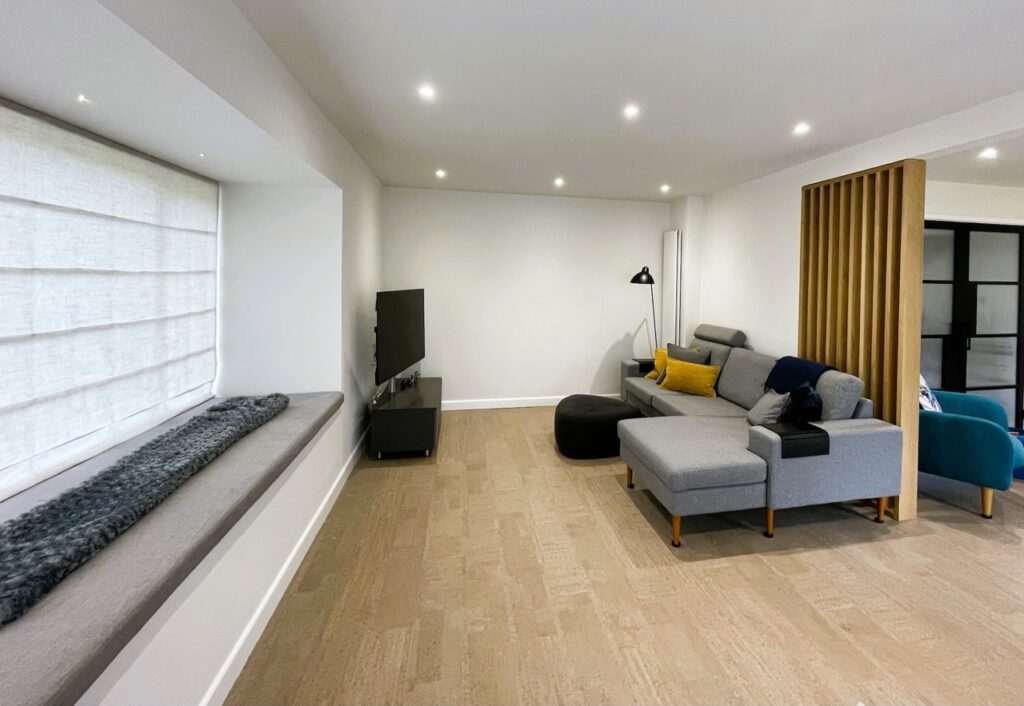 extension with spotlights