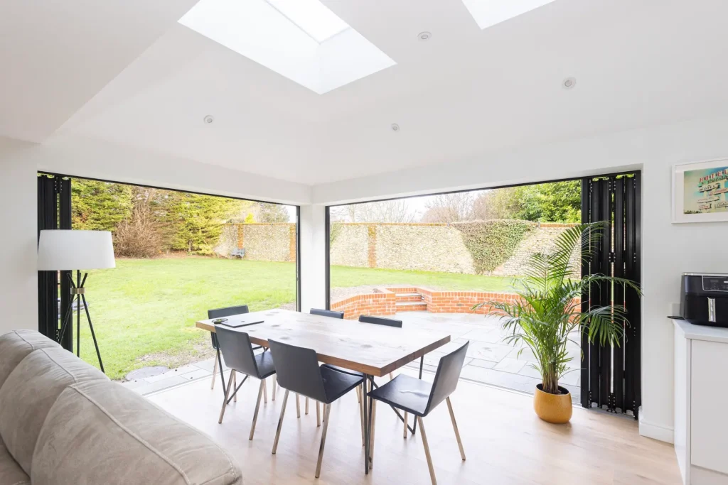 dining-area-with-bifolds-sherfield-english